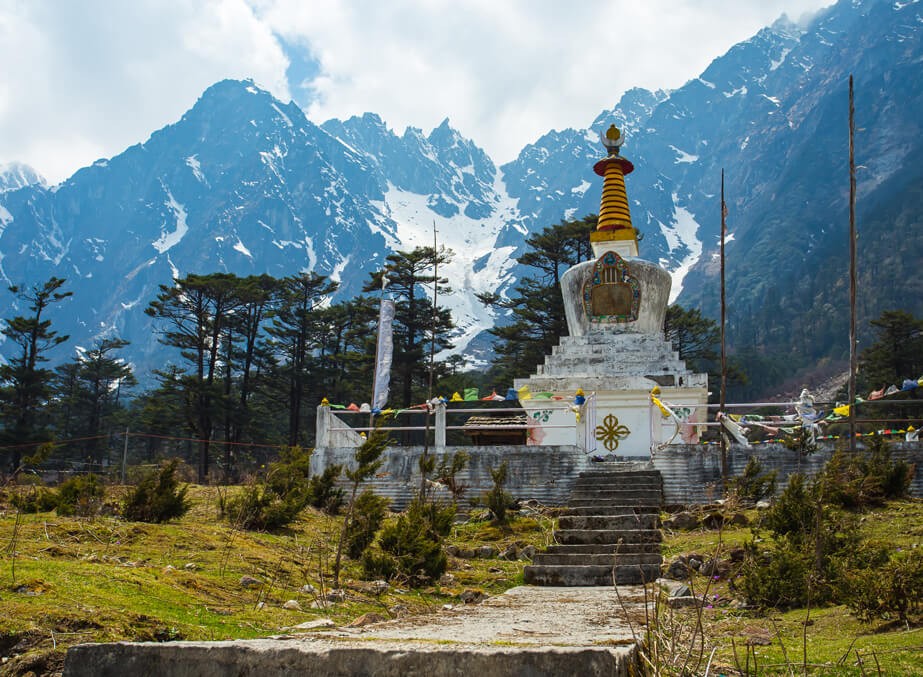 Explore Gangtok, Lachung and Darjeeling in 7 Days